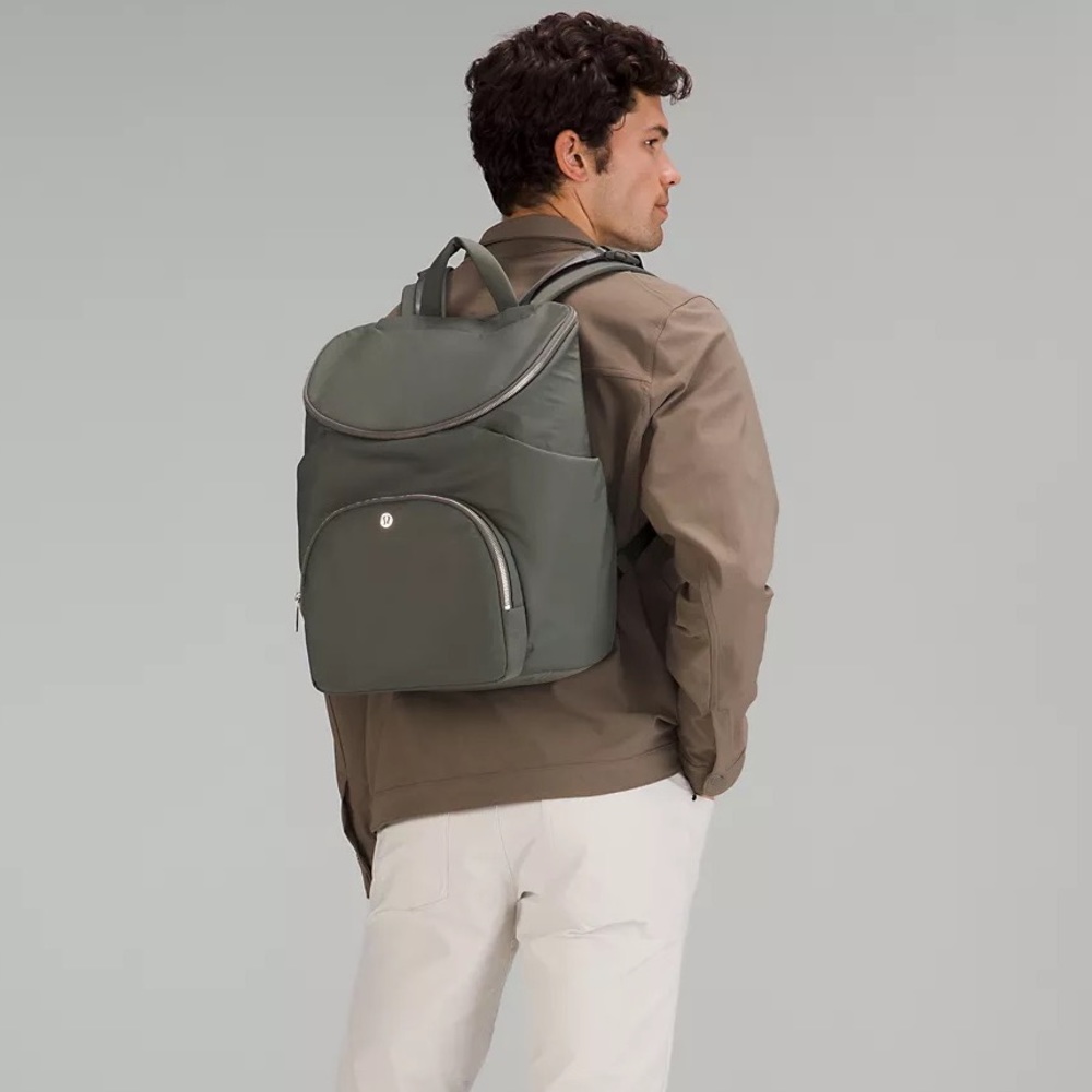 LULULEMON NEW PARENT BACKPACK - Picture 6 of 17